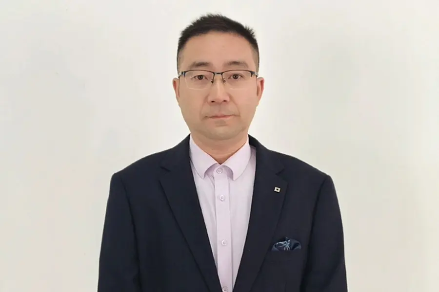 Kỹ sư trưởng: Ethan Zhang